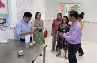 Phú Tân kiểm tra an toàn thực phẩm trong trường học